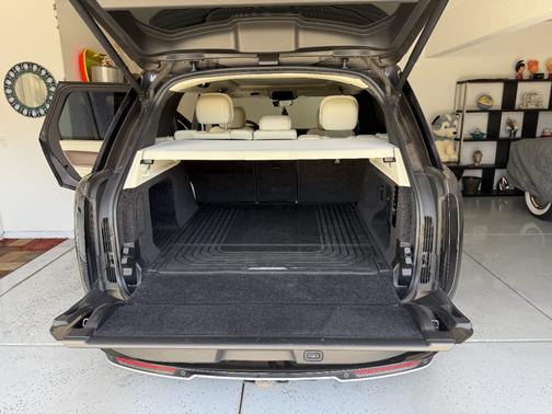 2023 Land Rover Range Rover P400 SE SWB