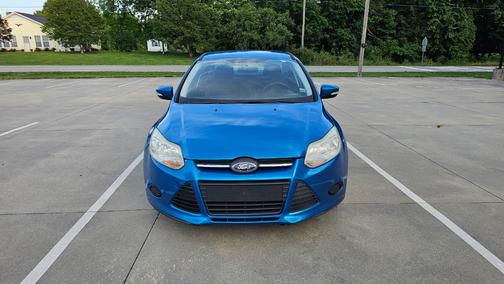 Blue 2013 Ford Focus SE
