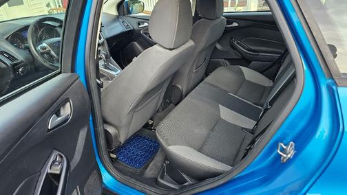 Blue 2013 Ford Focus SE
