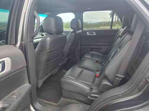 Silver 2015 Ford Explorer XLT
