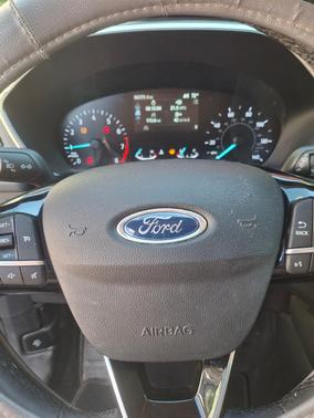 Green 2020 Ford Escape SE