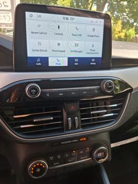 Green 2020 Ford Escape SE