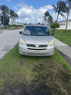 2005 Toyota Sienna LE