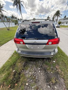 2005 Toyota Sienna LE