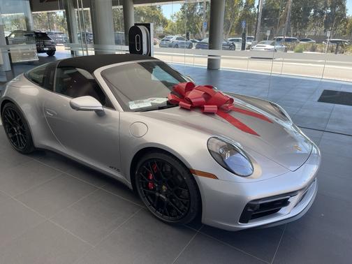2022 Porsche 911 911 Targa 4 GTS