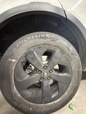 White 2022 Land Rover Discovery Sport S