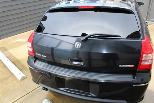 Black 2006 Dodge Magnum SRT8