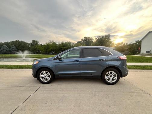 Blue 2019 Ford Edge SEL
