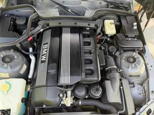 Gray 1999 BMW Z3 2.3 Roadster