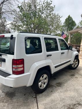 White 2012 Jeep Liberty Sport