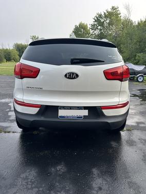White 2015 Kia Sportage LX