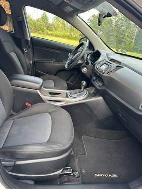 White 2015 Kia Sportage LX