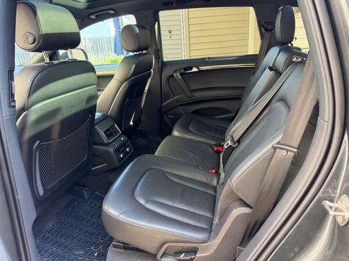 Gray 2015 Audi Q7 3.0T S line Prestige