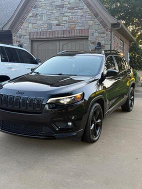 Black 2019 Jeep Cherokee Latitude Plus