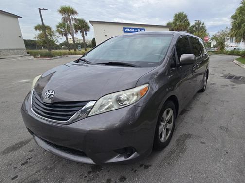 2012 Toyota Sienna LE