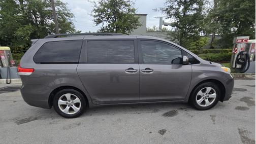 2012 Toyota Sienna LE