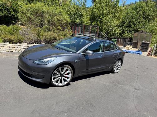 Gray 2018 Tesla Model 3 Performance