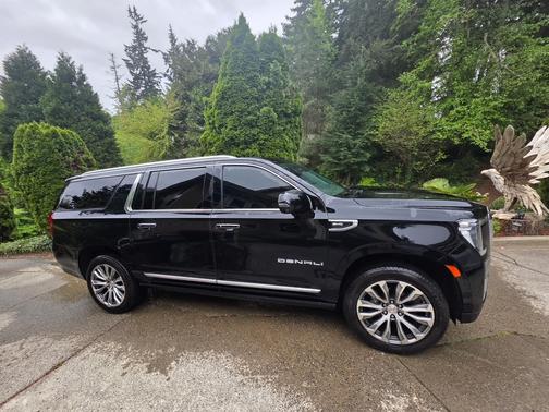 Black 2021 GMC Yukon XL Denali