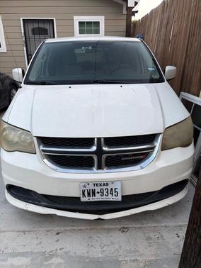 White 2012 Dodge Grand Caravan SXT