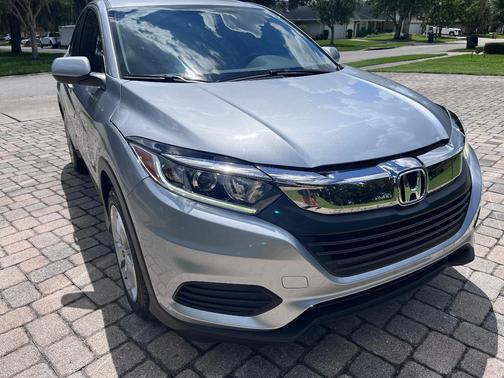 Silver 2019 Honda HR-V LX