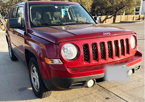 Red 2016 Jeep Patriot Sport