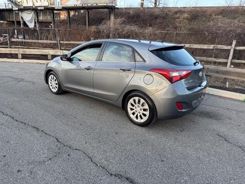 2017 Hyundai Elantra GT Base