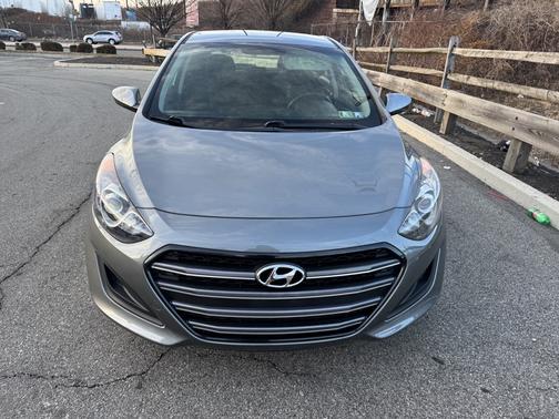 2017 Hyundai Elantra GT Base