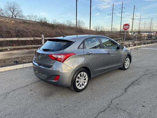 2017 Hyundai Elantra GT Base