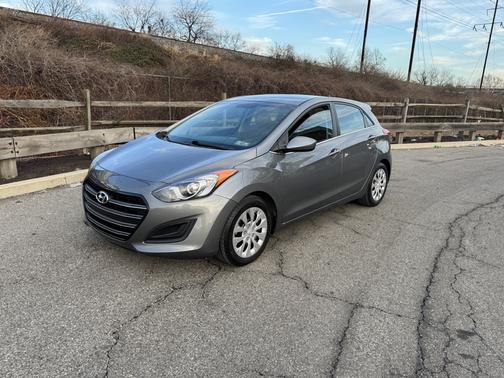 2017 Hyundai Elantra GT Base