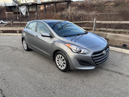 2017 Hyundai Elantra GT Base