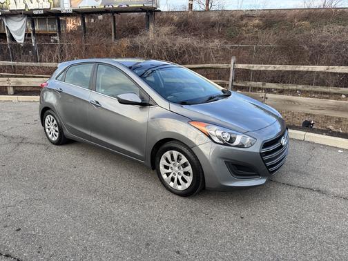 2017 Hyundai Elantra GT Base