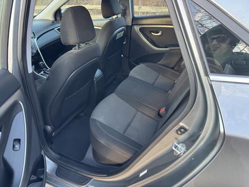 2017 Hyundai Elantra GT Base