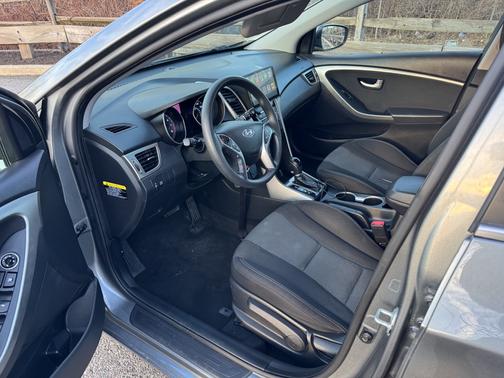 2017 Hyundai Elantra GT Base