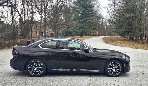 2022 BMW 230 i