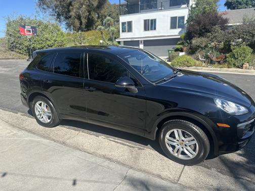 Black 2016 Porsche Cayenne Cayenne