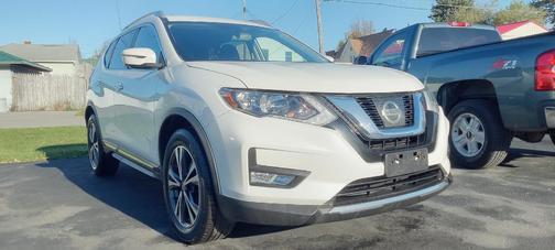 White 2017 Nissan Rogue SL