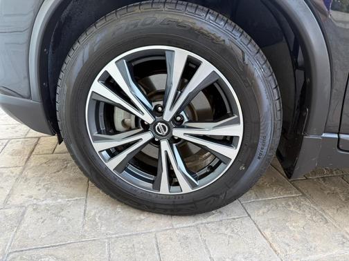 Black 2018 Nissan Rogue Hybrid SL