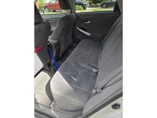 2010 Toyota Prius III