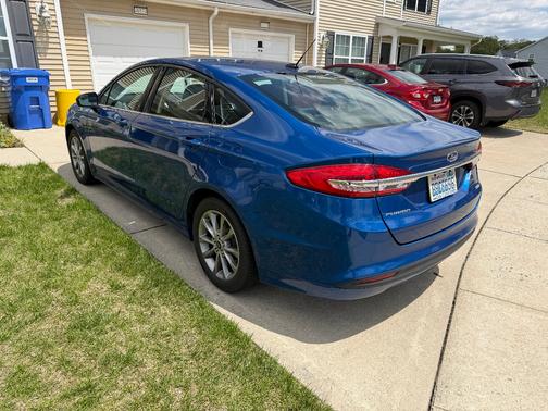 Blue 2017 Ford Fusion SE