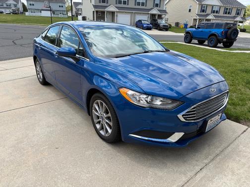 Blue 2017 Ford Fusion SE