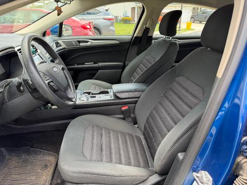 Blue 2017 Ford Fusion SE