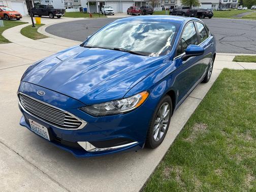 Blue 2017 Ford Fusion SE