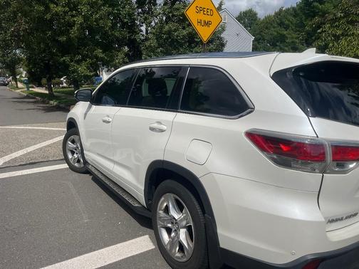 White 2016 Toyota Highlander Limited