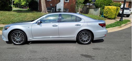Photo 3 of 16 of 2013 Lexus LS 460 Base