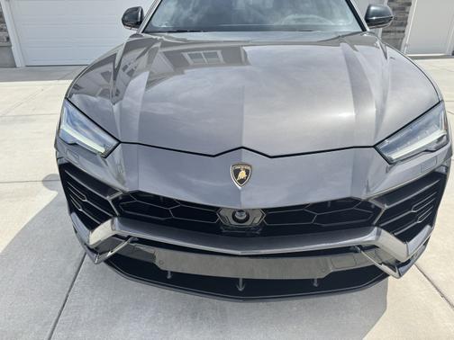 2022 Lamborghini Urus Base