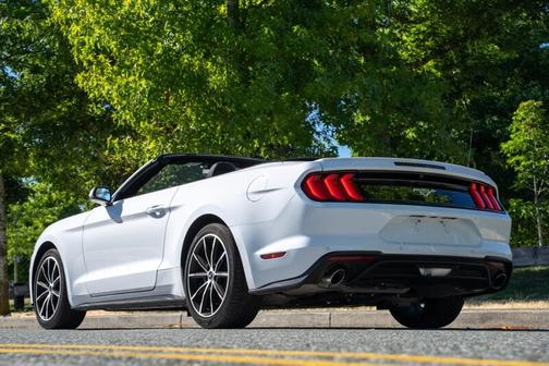 2022 Ford Mustang EcoBoost Premium