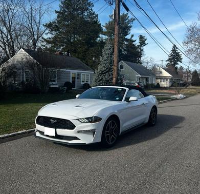 2022 Ford Mustang EcoBoost Premium
