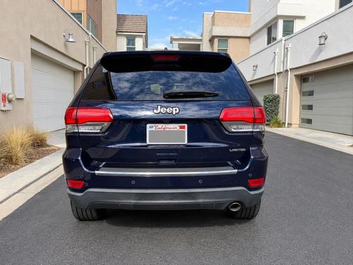 Blue 2017 Jeep Grand Cherokee Limited