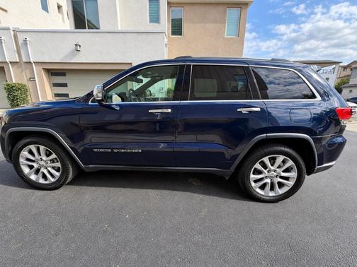 Blue 2017 Jeep Grand Cherokee Limited