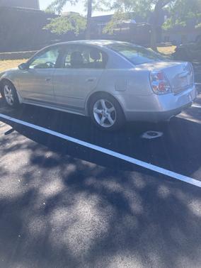 Silver 2006 Nissan Altima 3.5 SE